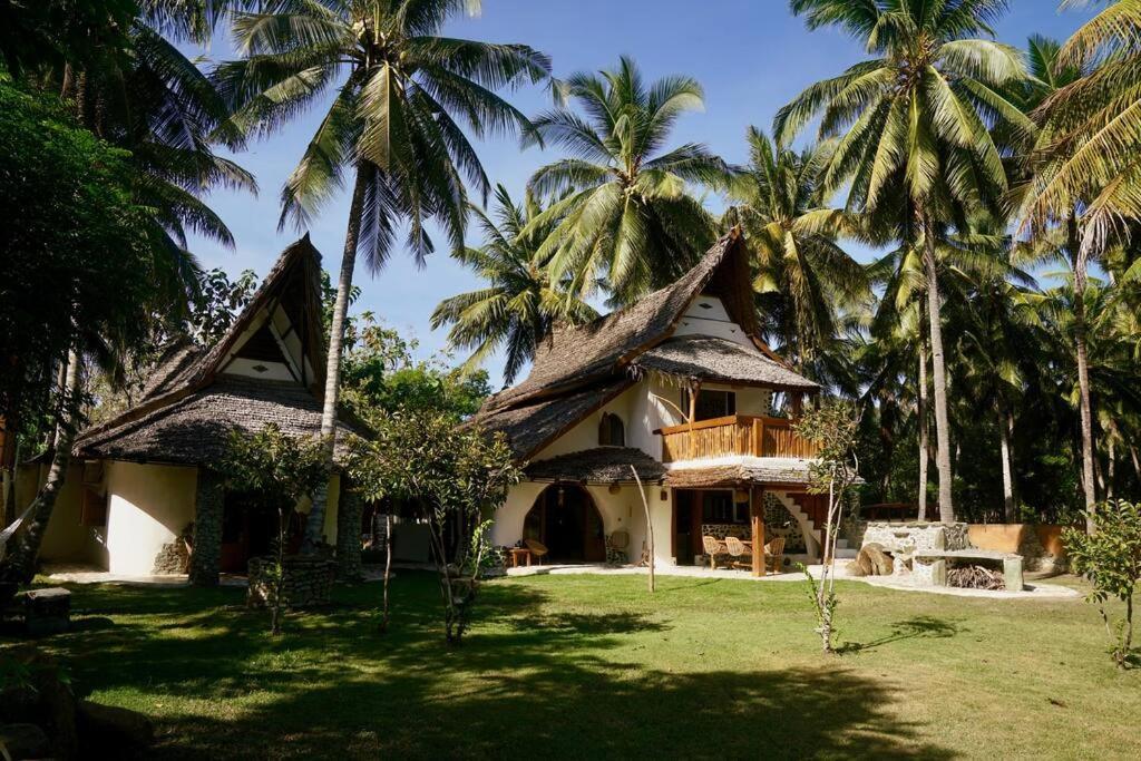 Beach-Front Sumbawa Surf House Lemonga Eksteriør bilde